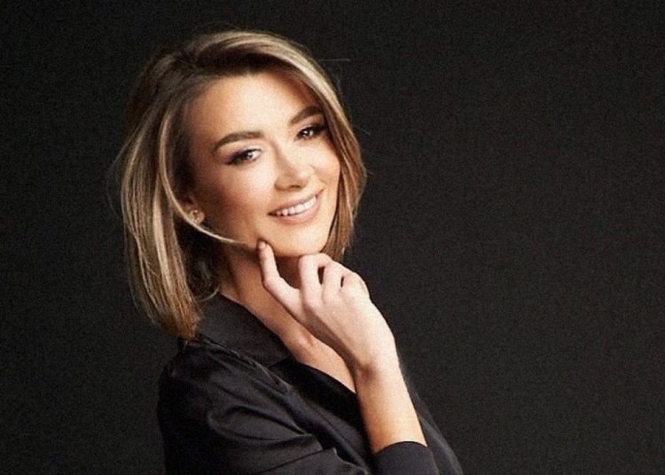 Din ce face bani în această perioadă Denisa de la Bambi