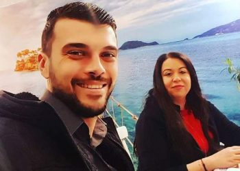 Marius Elisei nu poate sta fără Oana Roman. Cum o curtează pe fosta soție