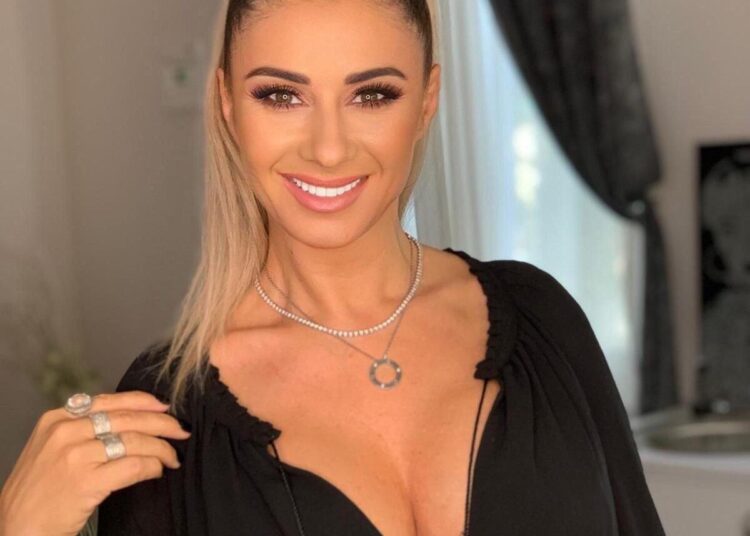 Anamaria Prodan nu vrea să cedeze. Laurențiu Reghecampf are o soție