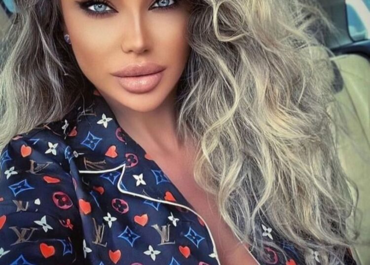 Bianca Drăgușanu, cu perfuzia în mână. Ce s-a întâmplat cu blonda