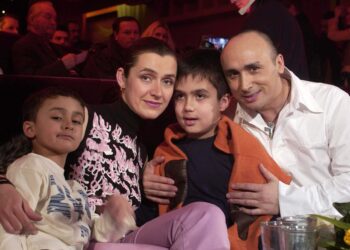 Doamne, ce soție are cântărețul Marcel Pavel. Arată bestial la vârsta pe care o are