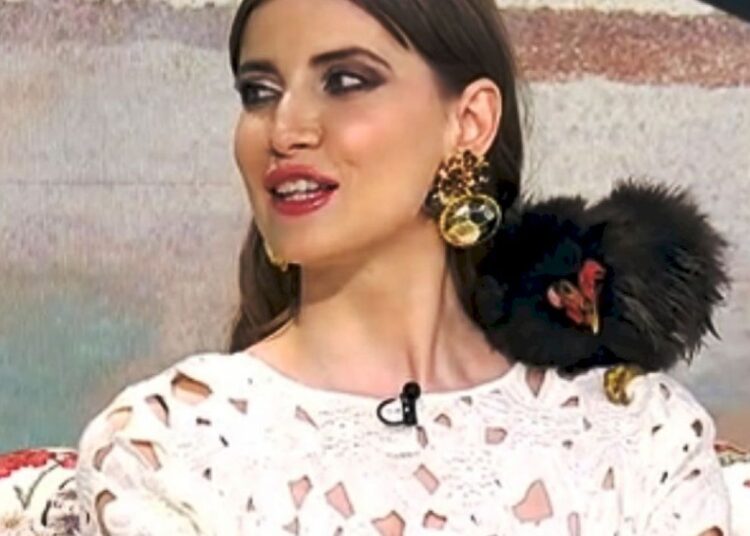 Iulia Albu, la un pas să-și piardă podoaba capilară. Ce metode incredibile a folosit