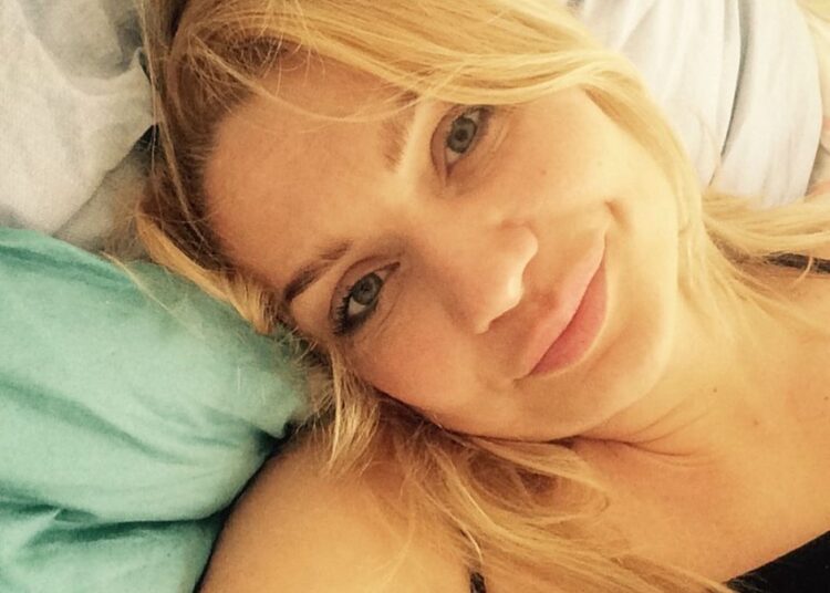 Cristina Cioran și fetița au făcut coronavirus. Ce se întâmplă cu ele în acest moment