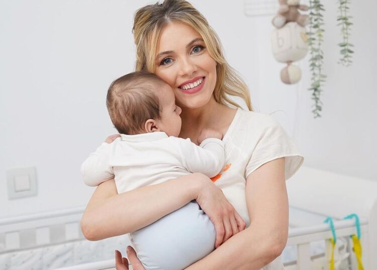 Băiatul Andreei Ibacka are probleme de sănătate. Vedeta și Cabral fac nopți albe