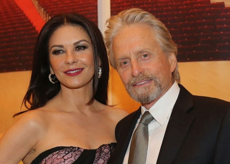 Michael Douglas şi Catherine Zeta-Jones au decis. Vor vinde apartamentul de lux din New York. Prețul este uimitor