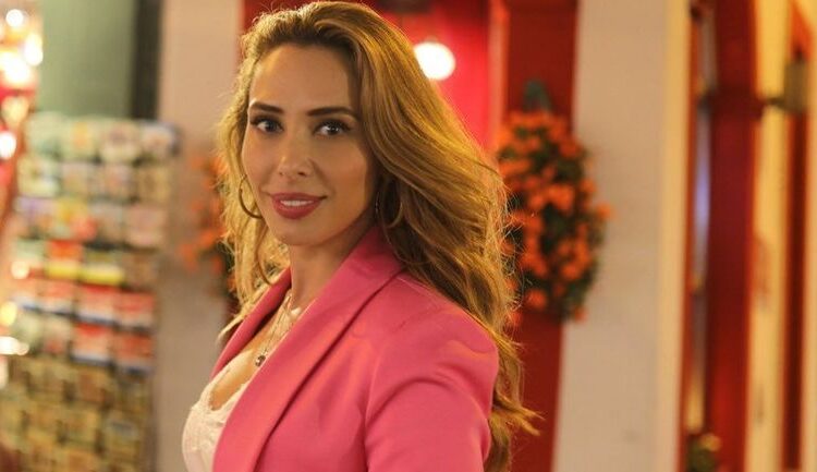 Iulia Vantur