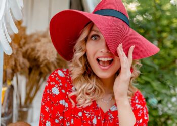 Află secretul vedetelor de a avea în permanență dinții albi și strălucitori!