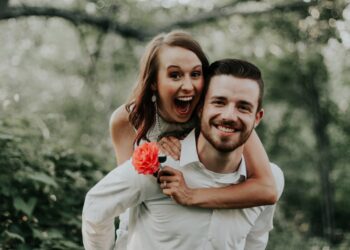 Top 5 idei de cadouri pentru prima voastră aniversare în cuplu