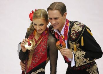 Suferință insuportabilă pentru patinatorul Roman Kostomarov. Medicii i-au amputat picioarele, urmează mâinile!
