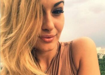 Alina Eremia, operații estetice? Află cum își îngrijește tenul și cum își menține silueta!