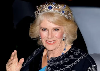Camilla, soţia regelui Charles al III-lea, a fost depistată cu COVID-19!