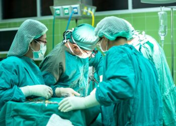 Când banii valorează pentru doctori mai mult decât viața ta! Medicii care au montat stenturi de la cadavre, anchetați!