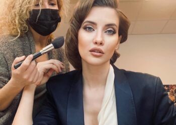 Iulia Albu, concediată de Antena Stars! „Să avem marea explozie de la final!”