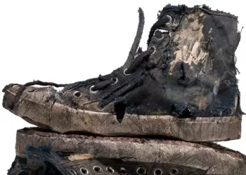 Tenișii rupți și murdari lansați de Balenciaga, 1.850 de dolari!