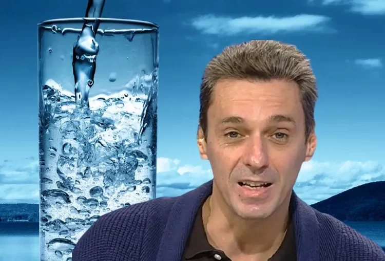 Mircea Badea, mărturisire șocantă! „Nu am băut apă de 30 de ani!”