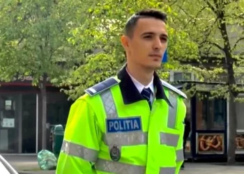 Insubordonare? Polițistul obligat să șteargă o poză cu el în uniformă a refuzat ordinul!