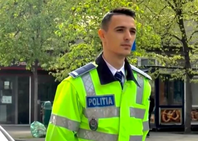 Insubordonare? Polițistul obligat să șteargă o poză cu el în uniformă a refuzat ordinul!
