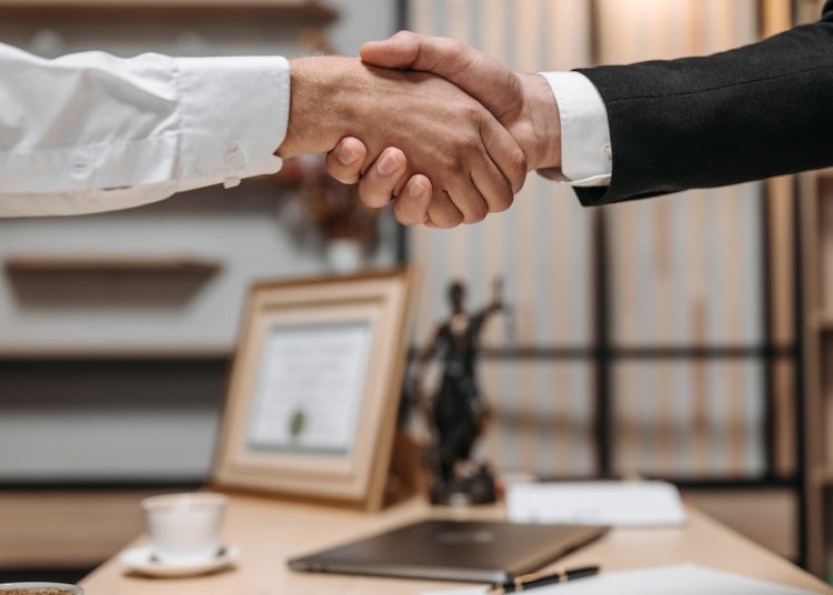 De ce este important sa apelati la o casa de avocatura profesionista in situatiile dificile