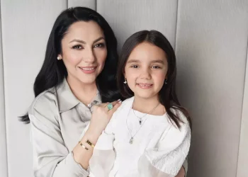 Eva Măruță își face debutul într-o comedie românească! Cine este tăticul fiicei lui Andra?