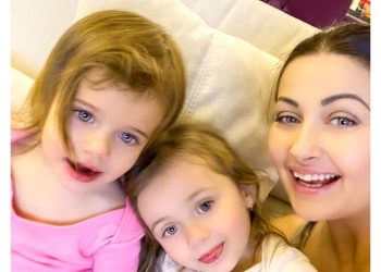 Gabriela Cristea și-a dus fetița la prima zi de școală! Mesajul înduioșător lăsat de frumoasa mămică!