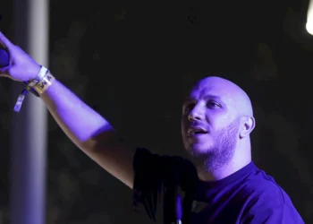 Guess Who, cu ochii injectați în timp ce a fost săltat de poliție! L-au găsit cu droguri grele!