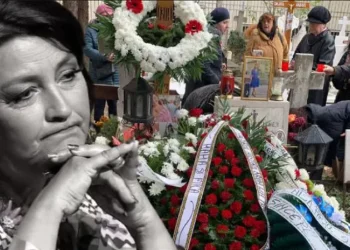 Cum arată mormântul Ronei Hartner? Ce au lăsat în urmă cei care au condus-o pe ultimul drum? FOTO