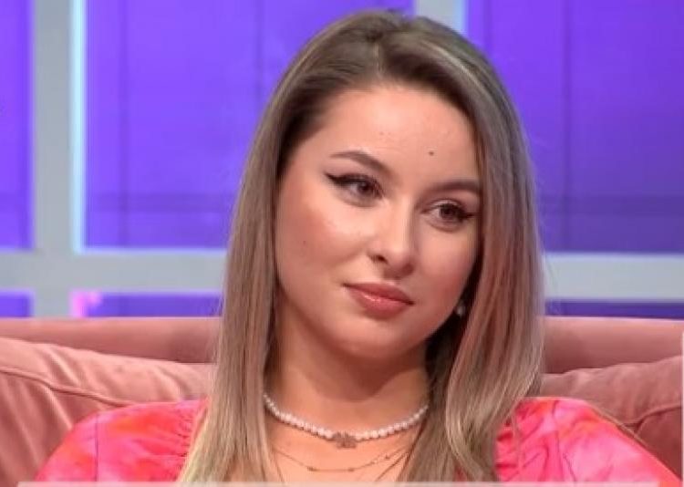 De ce a plâns Maria, după intervenția telefonică a tatălui lui Albert? Ce i-a spus acesta?