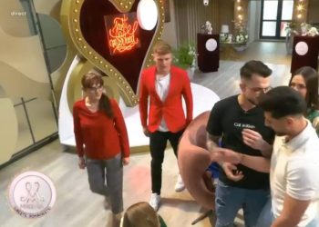Scandalul dintre Adrian și Teo a continuat și în pauză. Iubitul Emmei a izbucnit în lacrimi în live