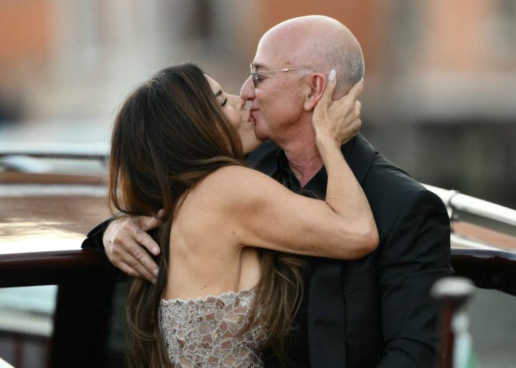 Cum arată și cât costă hotelul la care s-au căsătorit Jeff Bezos și Lauren Sanchez, în Veneția?