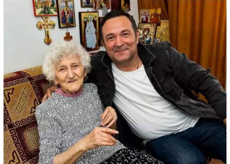 Imagini emoționante cu Daniel Buzdugan și mama sa, în vârstă de 89 de ani!