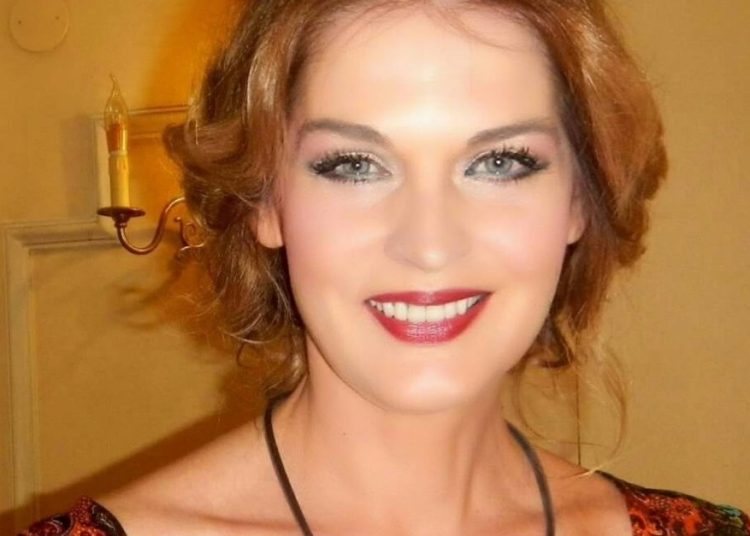 Actrița Manuela Hărăbor acuză că a fost concediată de PRO TV fiindcă e fană Georgescu și Simion: Fie roata și pătrată, tot se mai întoarce o dată