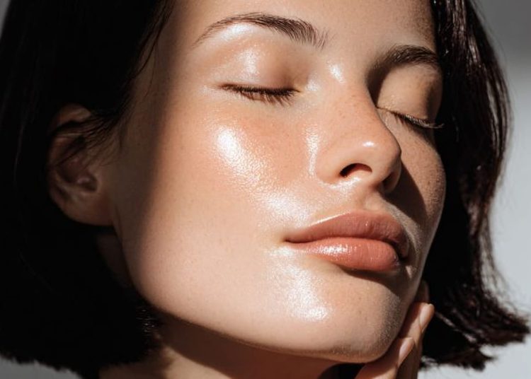 Machiajul iernii 2025: trenduri și trucuri pentru un machiaj impecabil