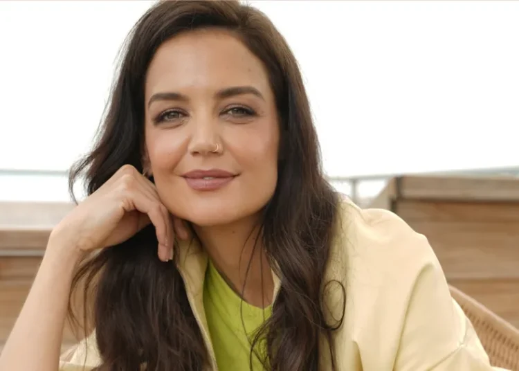 Cum arată Katie Holmes în noile apariții publice