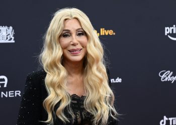 Cher surprinde din nou: apariție remarcată la un eveniment important