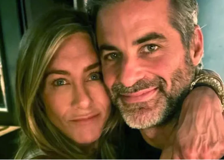 Imagini cu Jennifer Aniston și presupusul partener, la New York