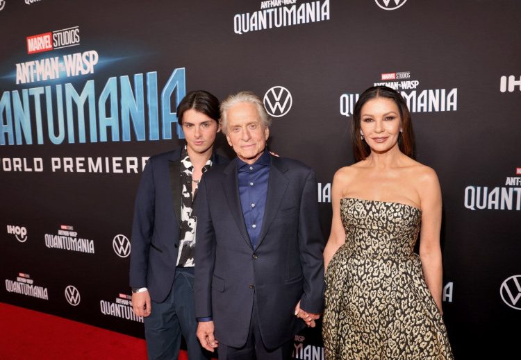 Catherine Zeta-Jones și Michael Douglas, apariție romantică la Monaco după 25 de ani de căsnicie